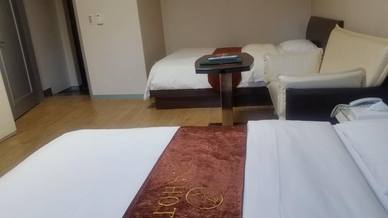 Joa Hotel Чхонджу Экстерьер фото